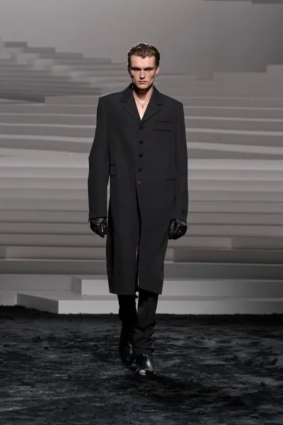Look 50
